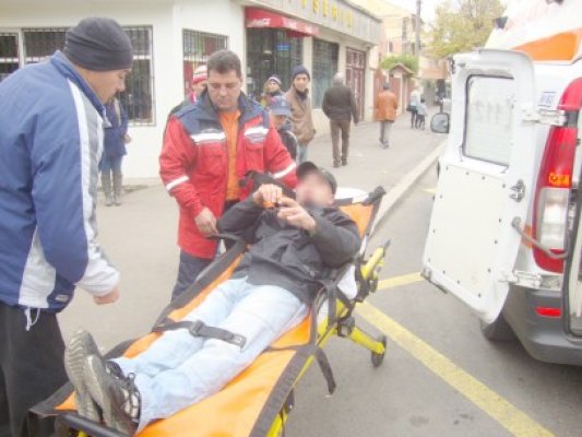 S-a prăbuşit la pământ în staţia RATC, acuzând dureri de inimă